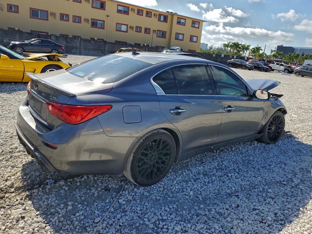 2015 INFINITI Q50 BASE photo 3