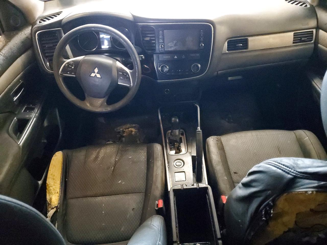 2018 MITSUBISHI OUTLANDER SE photo 8