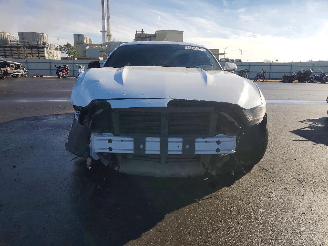 2017 FORD MUSTANG photo 5