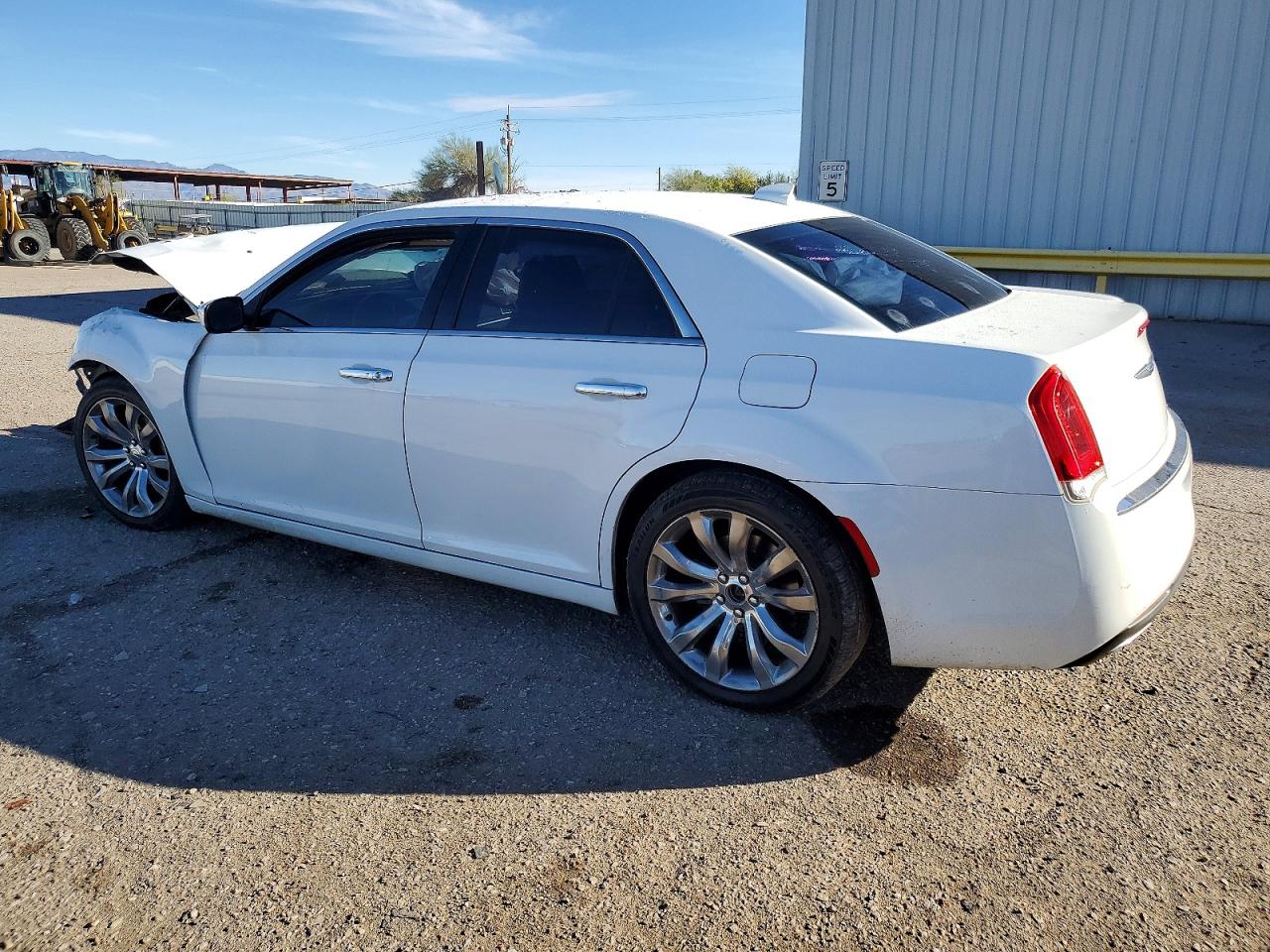 2018 CHRYSLER 300 LIMITED photo 2