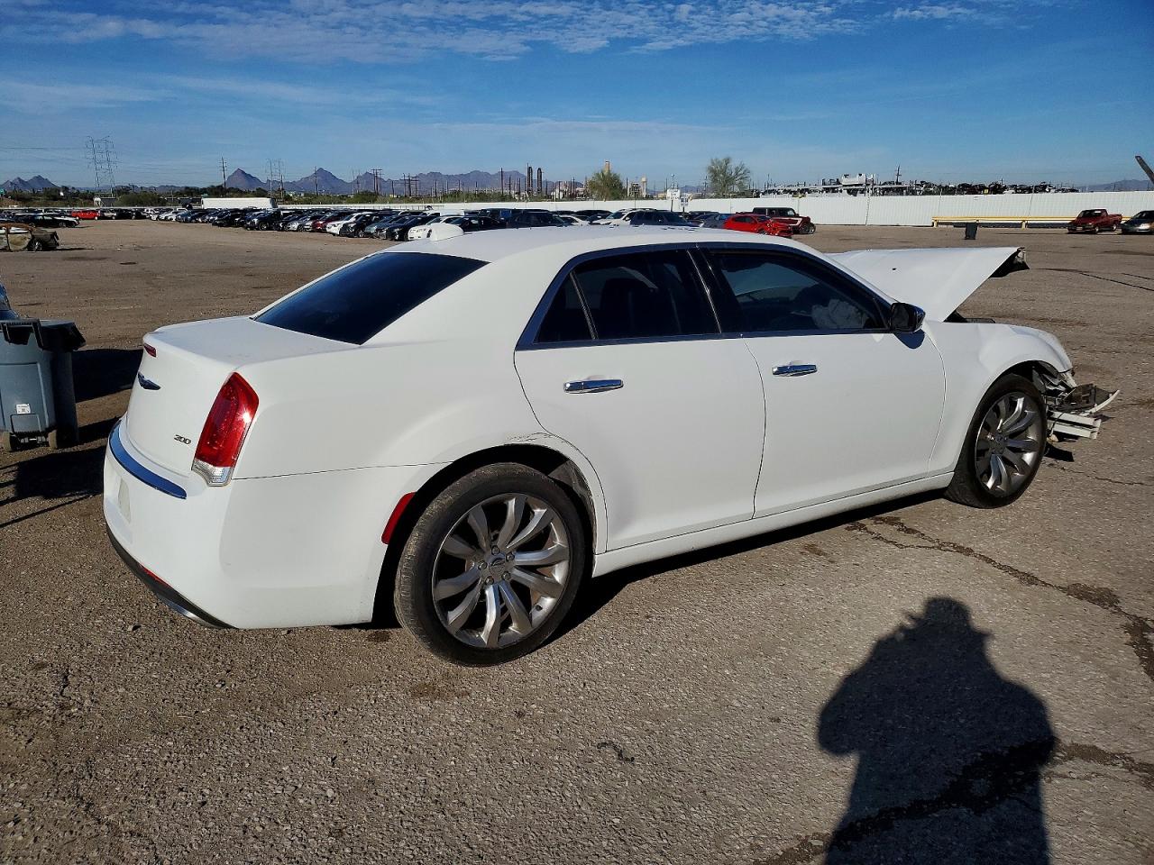 2018 CHRYSLER 300 LIMITED photo 3