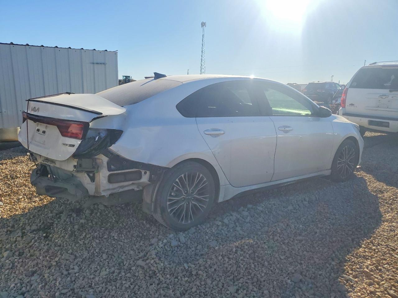 2024 KIA FORTE GT LINE photo 3
