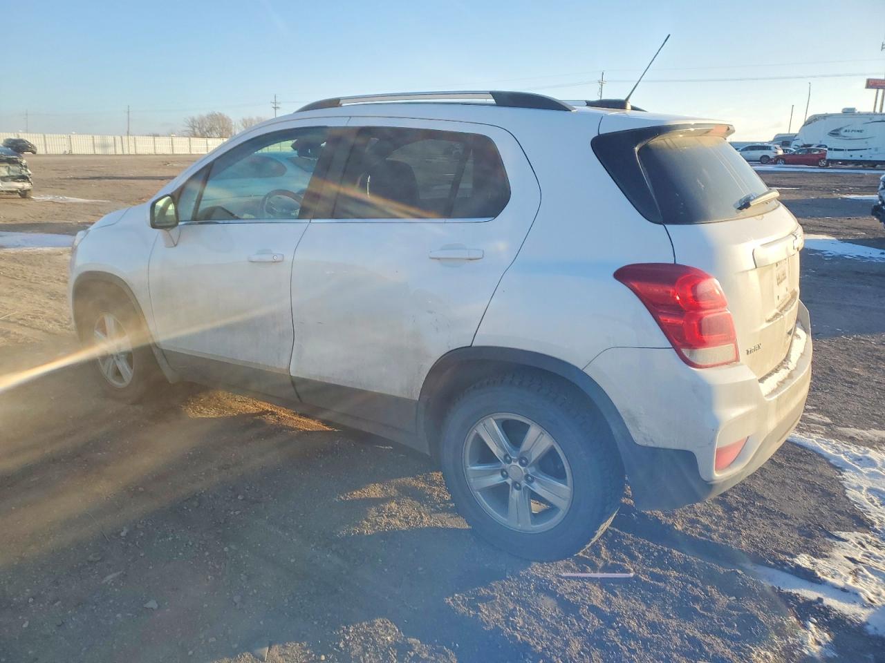 2017 CHEVROLET TRAX 1LT photo 2