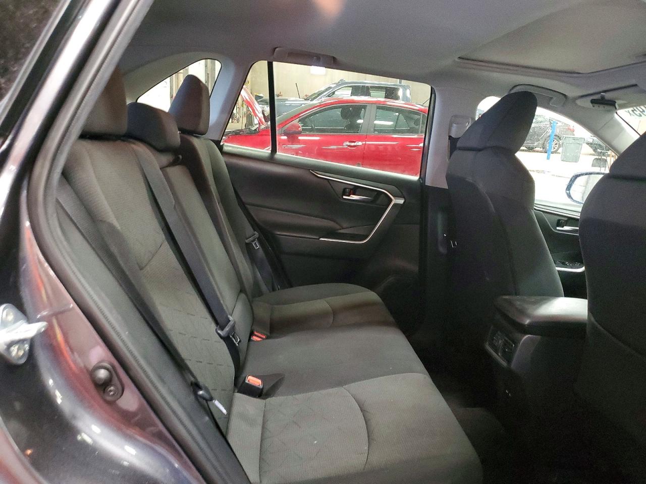 2021 TOYOTA RAV4 XLE photo 11
