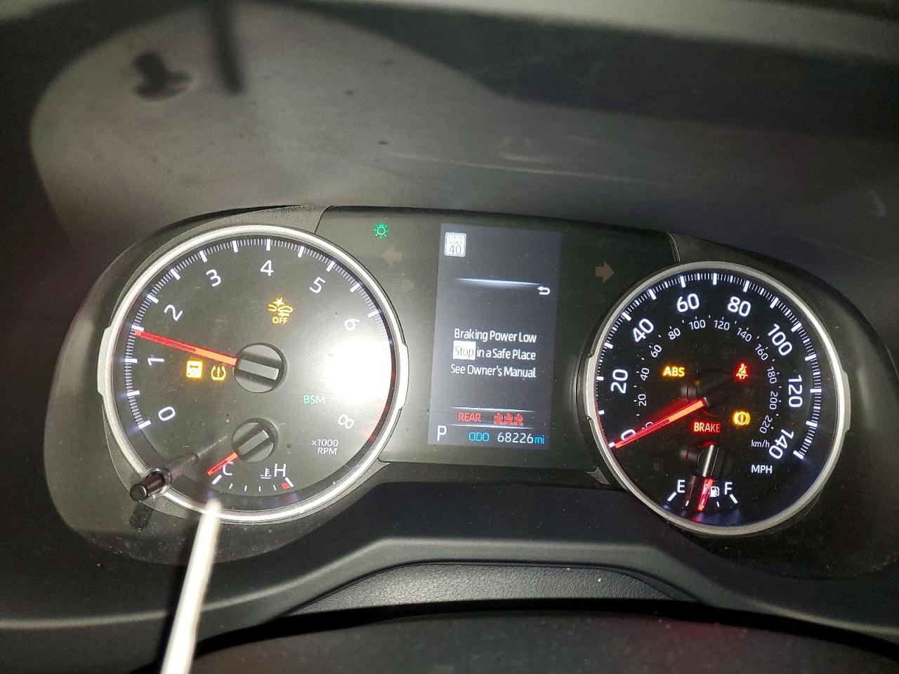 2021 TOYOTA RAV4 XLE photo 9