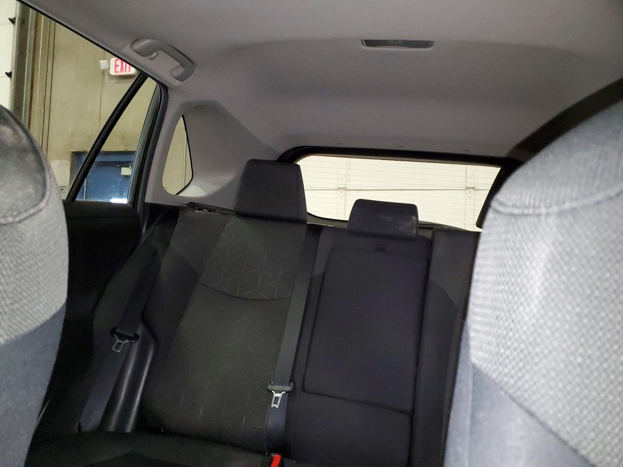 2021 TOYOTA RAV4 XLE photo 10