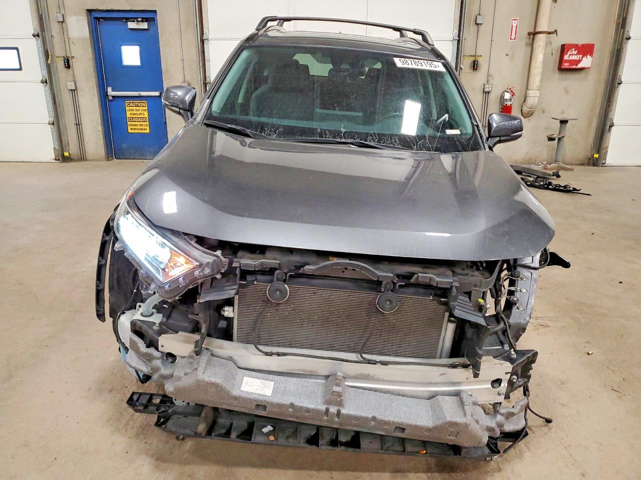 2021 TOYOTA RAV4 XLE photo 5