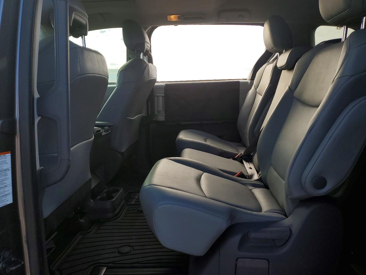 2021 TOYOTA SIENNA XLE photo 11