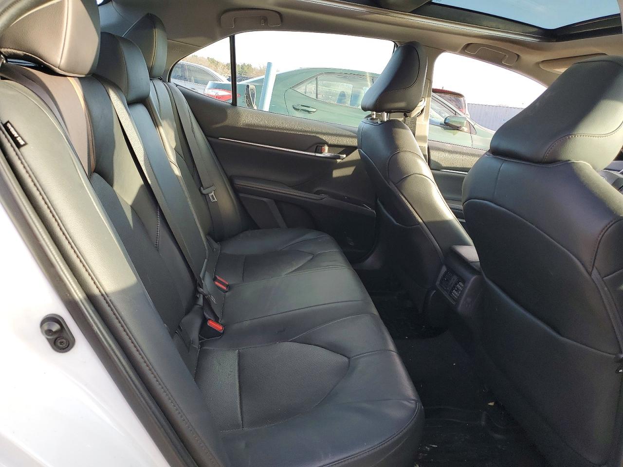 2020 TOYOTA CAMRY XLE photo 10