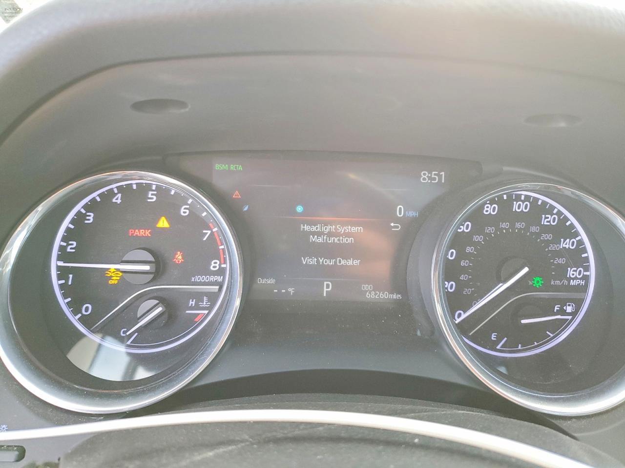 2020 TOYOTA CAMRY XLE photo 9