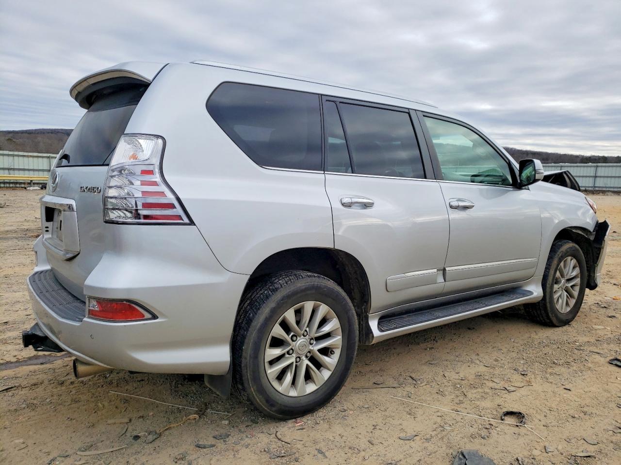 2016 LEXUS GX 460 photo 5