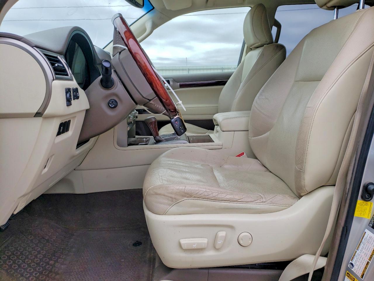 2016 LEXUS GX 460 photo 13