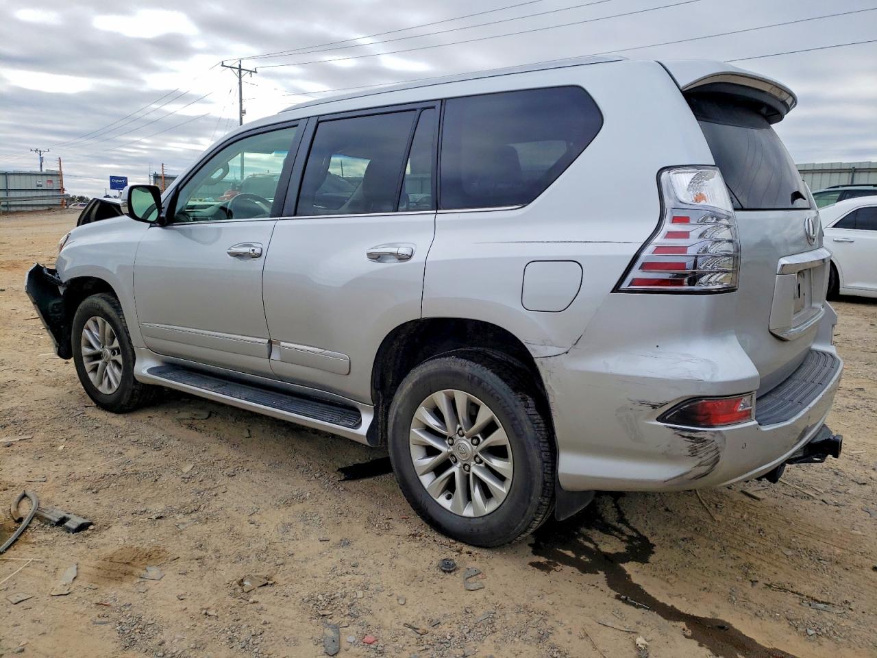 2016 LEXUS GX 460 photo 3