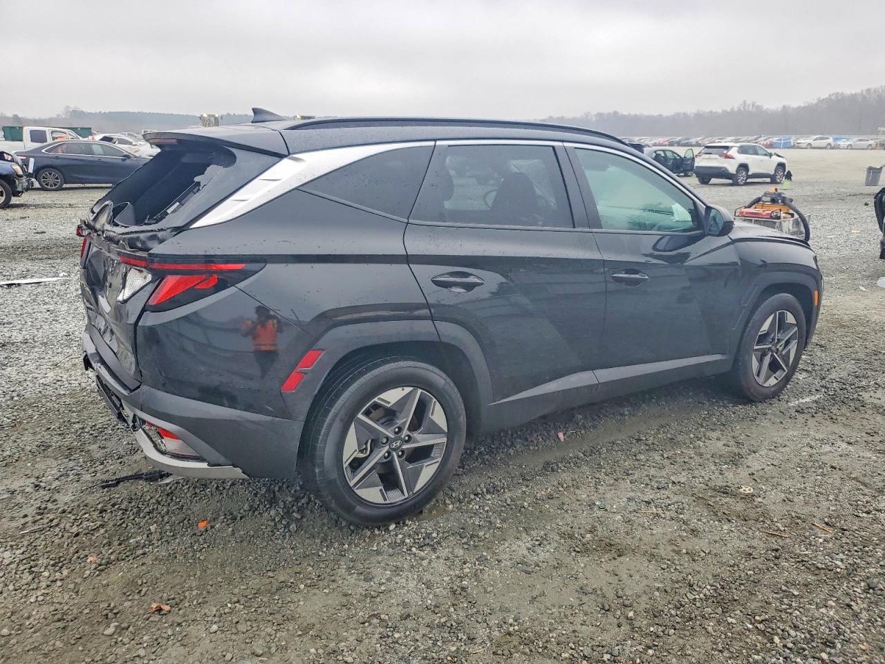 2025 HYUNDAI TUCSON SEL photo 3