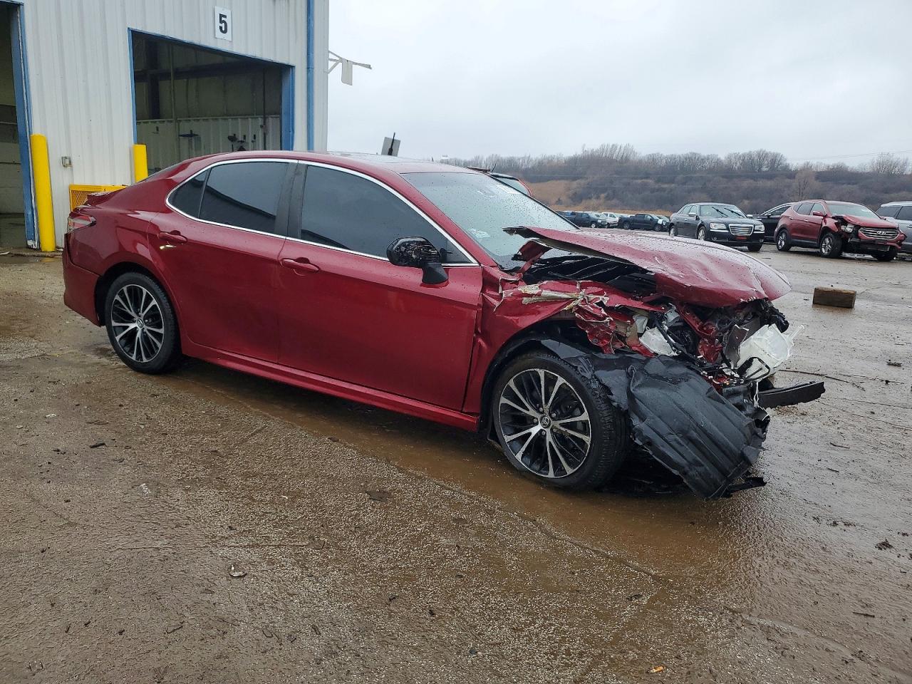 2018 TOYOTA CAMRY L photo 4