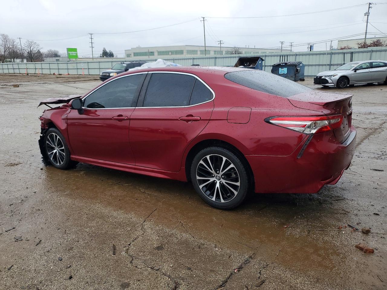 2018 TOYOTA CAMRY L photo 2