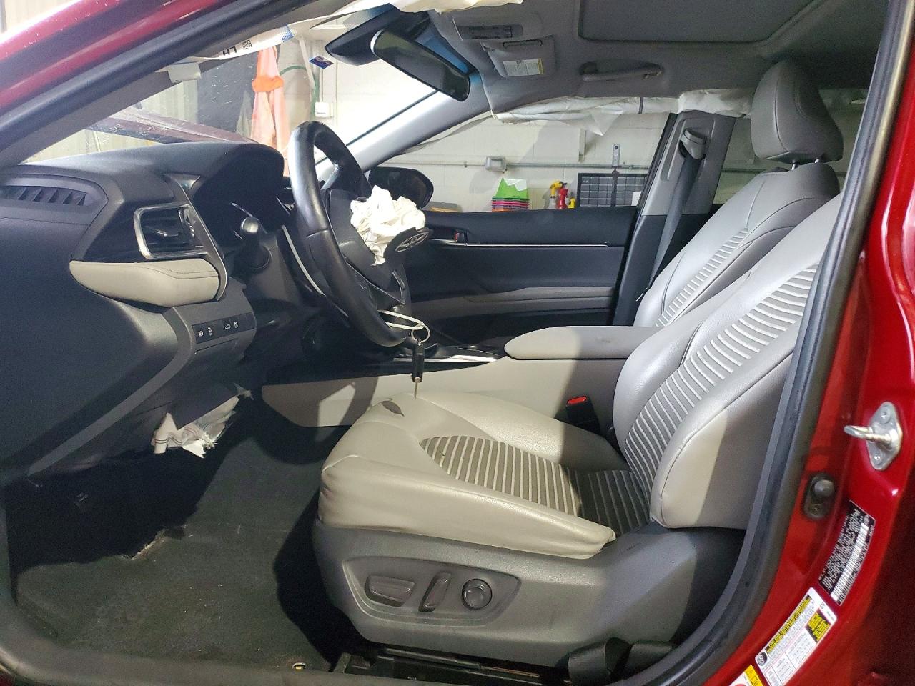2018 TOYOTA CAMRY L photo 7