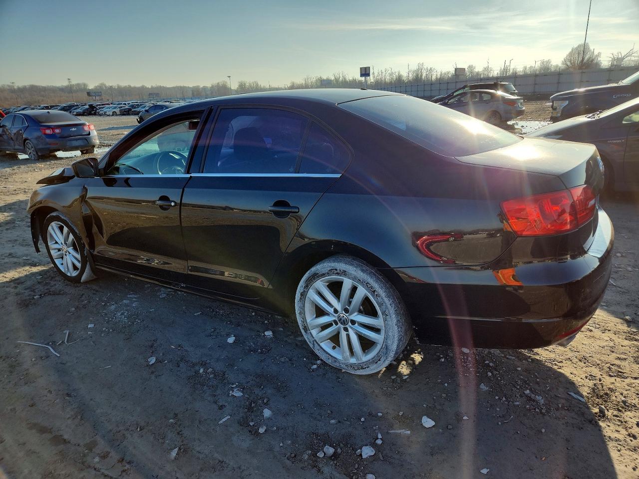 2013 VOLKSWAGEN JETTA BASE photo 2
