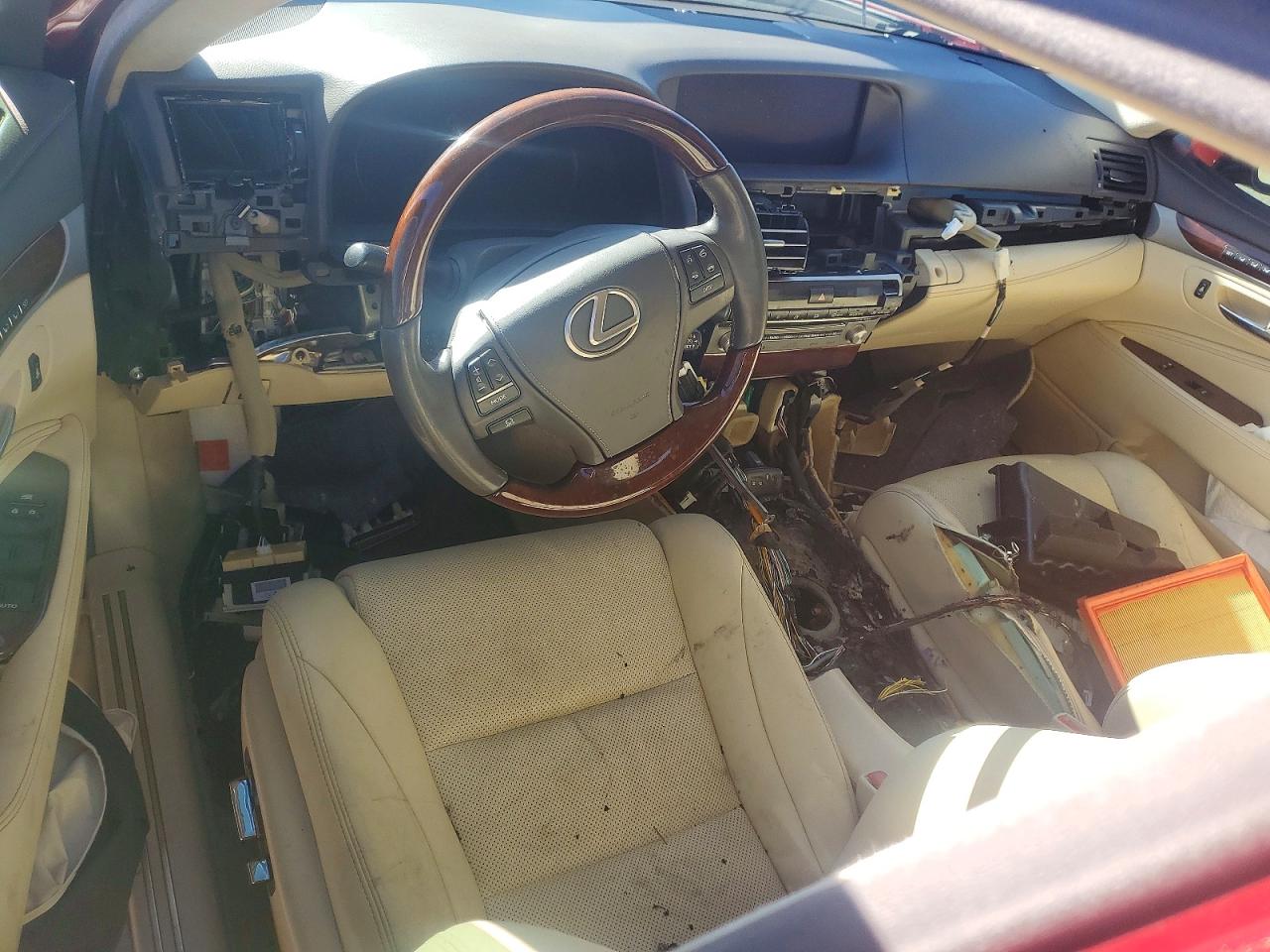 2014 LEXUS LS 460 photo 15