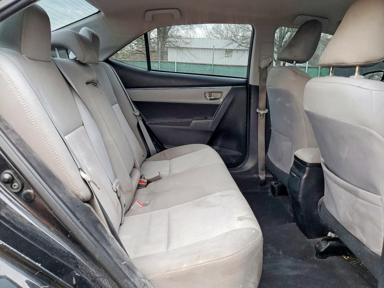 2015 TOYOTA COROLLA L photo 10