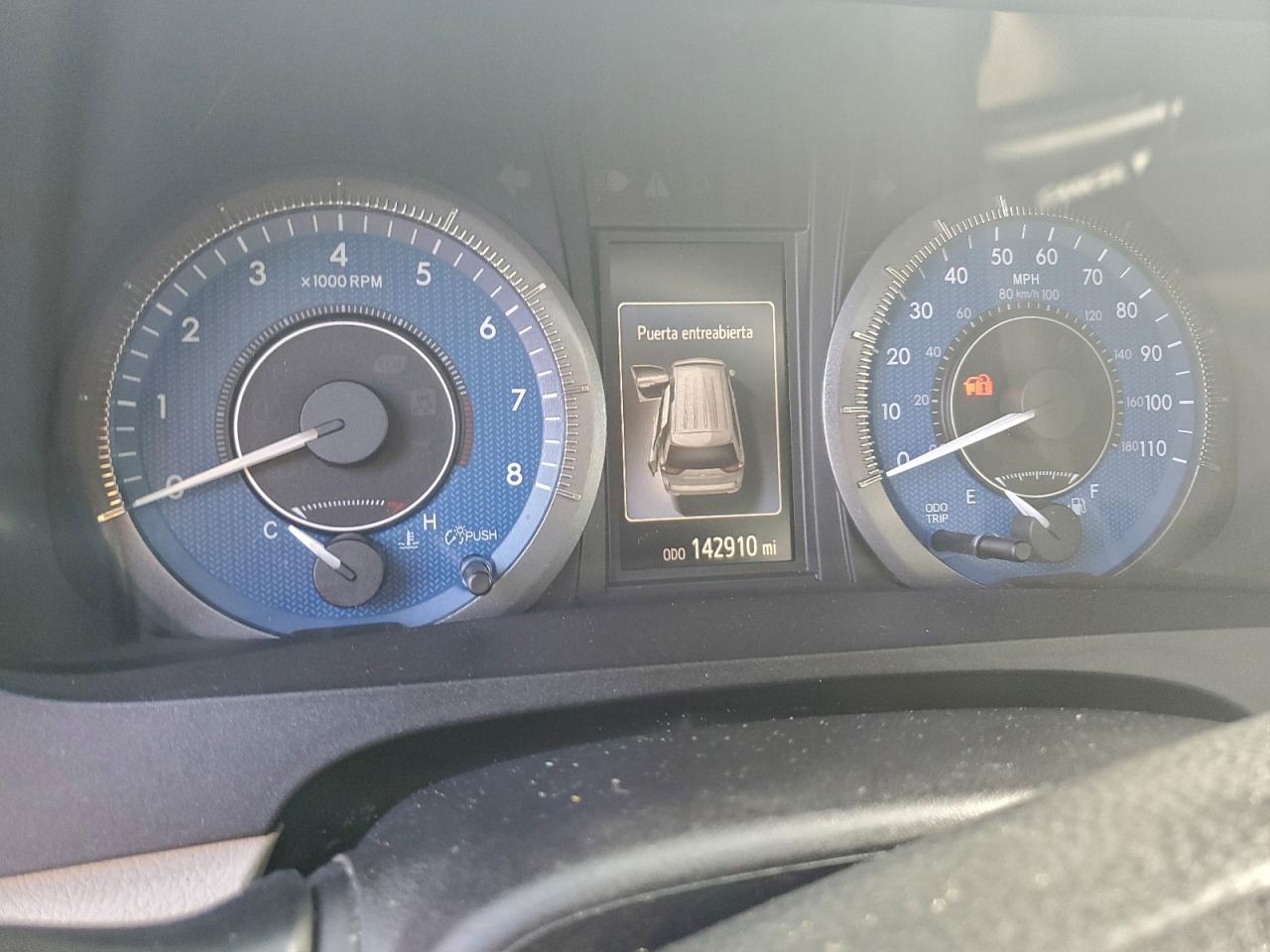 2017 TOYOTA SIENNA XLE photo 9