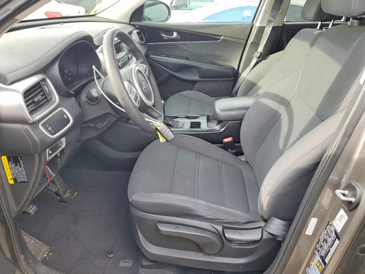 2017 KIA SORENTO LX photo 7