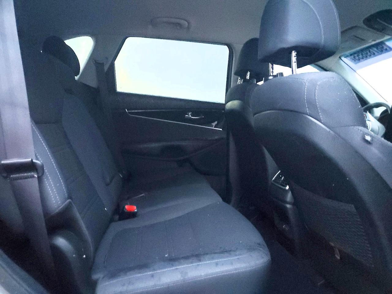 2017 KIA SORENTO LX photo 11