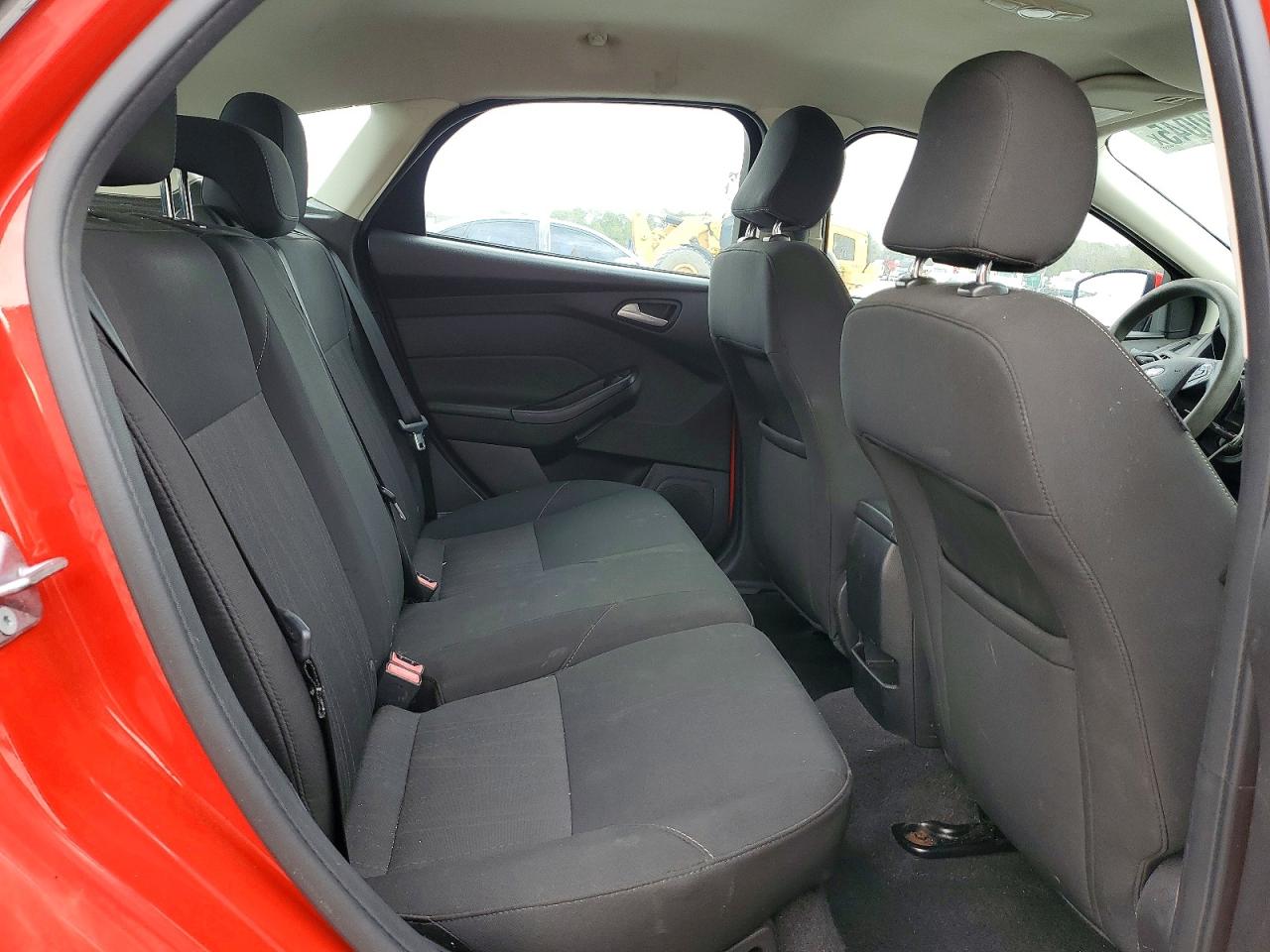 2015 FORD FOCUS SE photo 21