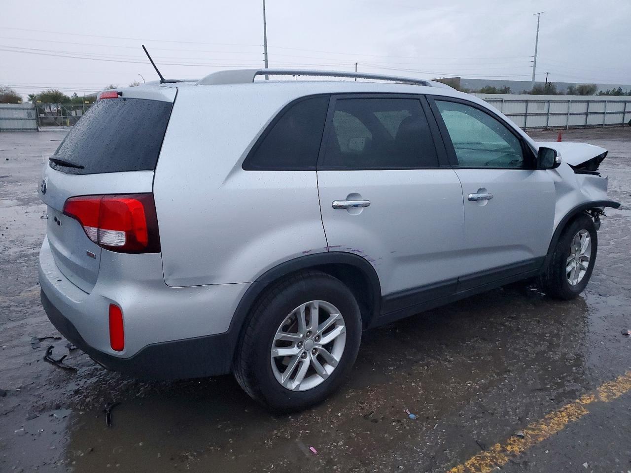 2015 KIA SORENTO LX photo 5