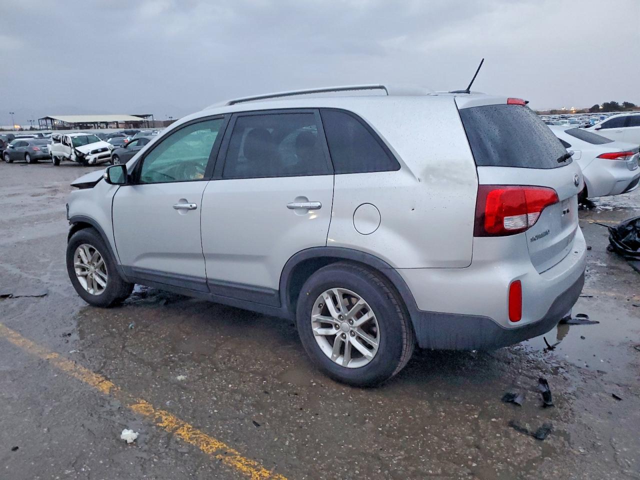 2015 KIA SORENTO LX photo 3