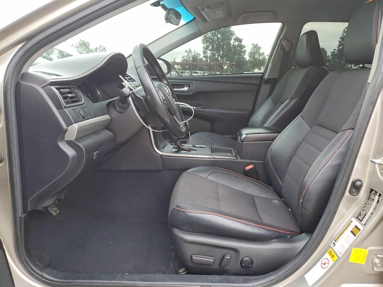 2016 TOYOTA CAMRY LE photo 7
