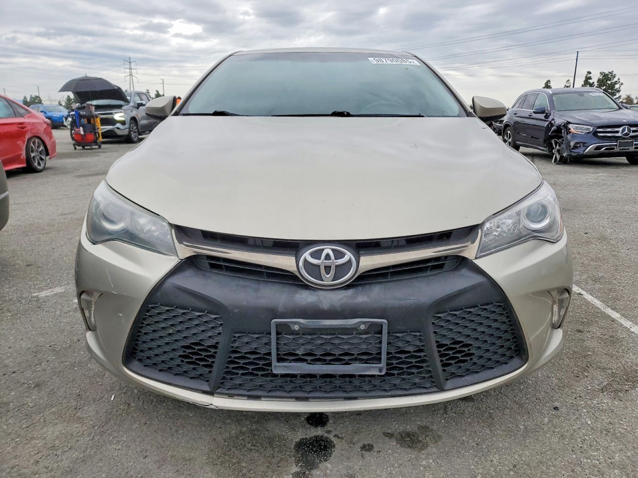 2016 TOYOTA CAMRY LE photo 5