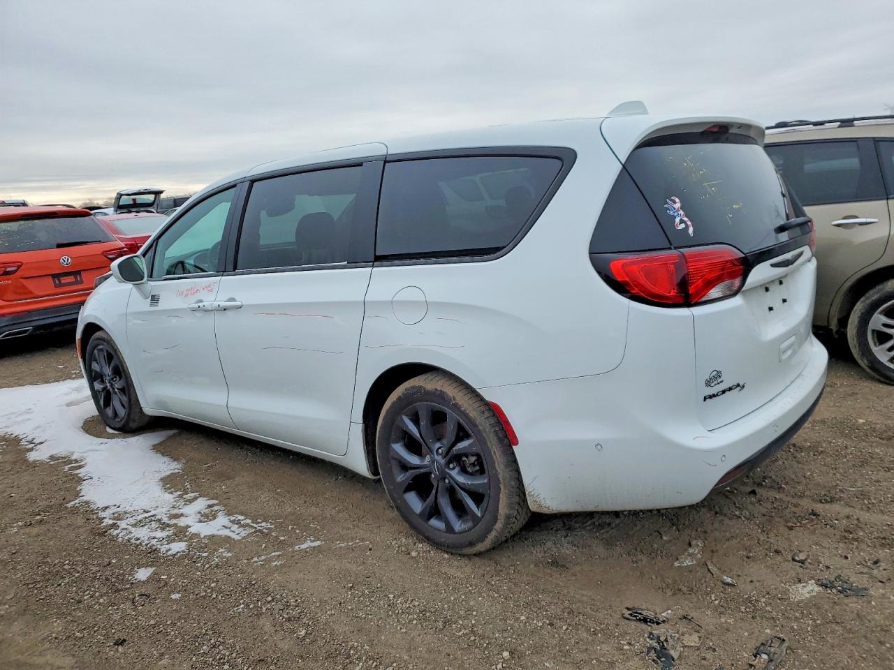2019 CHRYSLER PACIFICA TOURING PLUS photo 2