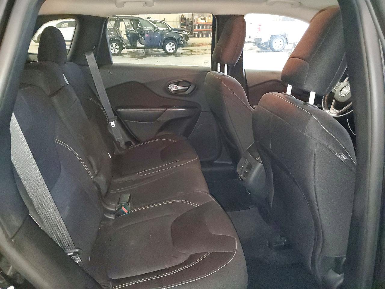 2015 JEEP CHEROKEE LATITUDE photo 21