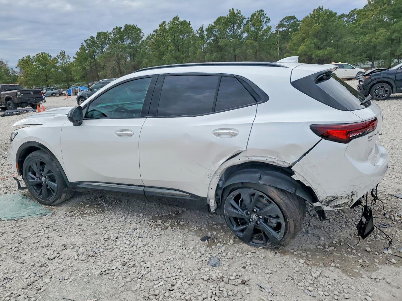 2023 BUICK ENVISION ESSENCE photo 2