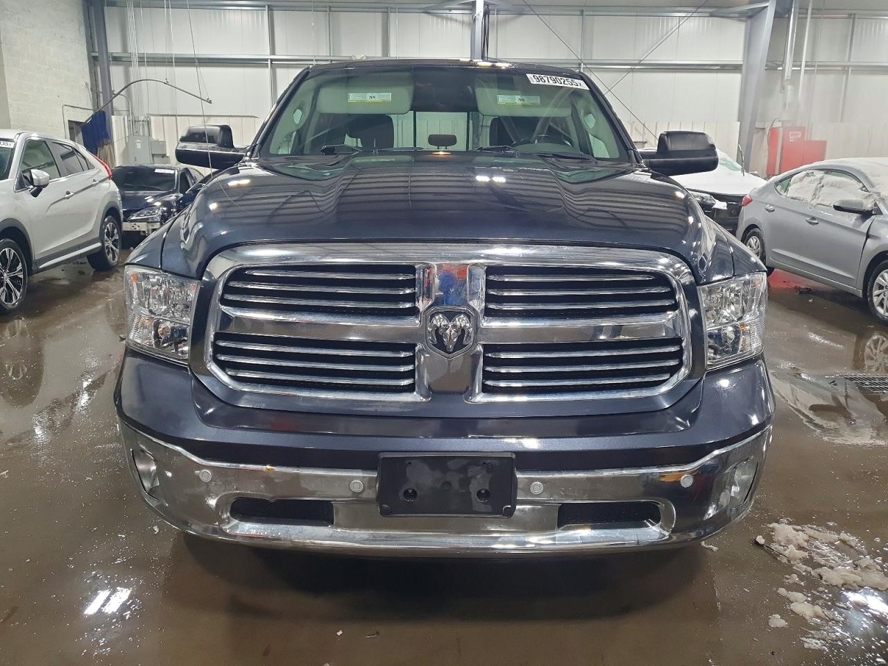 2017 RAM 1500 SLT photo 5