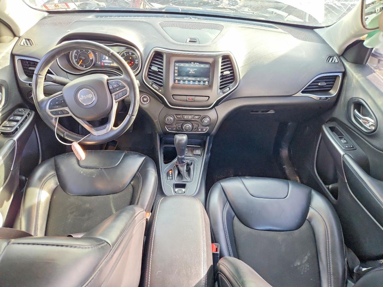 2019 JEEP CHEROKEE LATITUDE PLUS photo 8