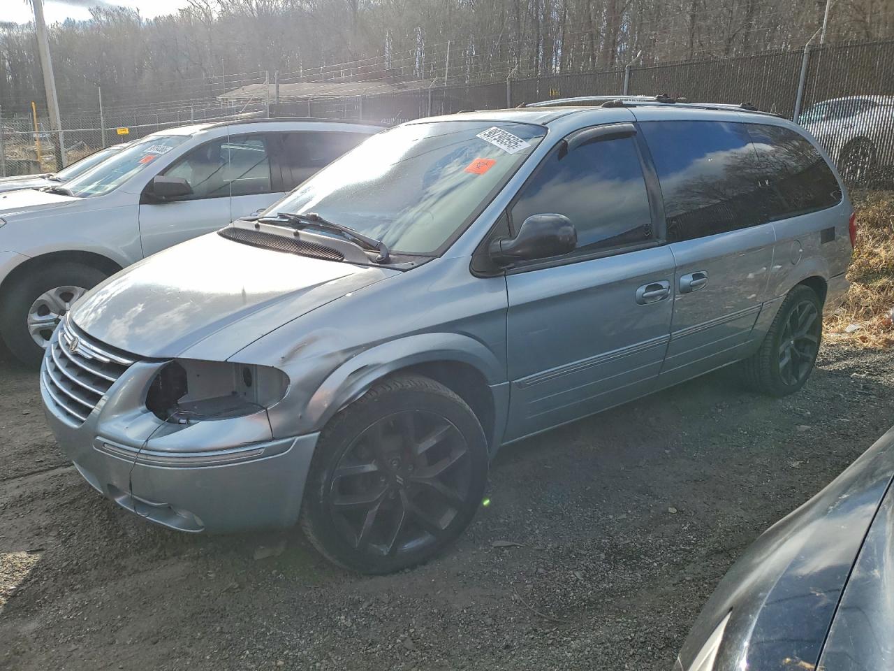 2005 CHRYSLER TOWN & COUNTRY