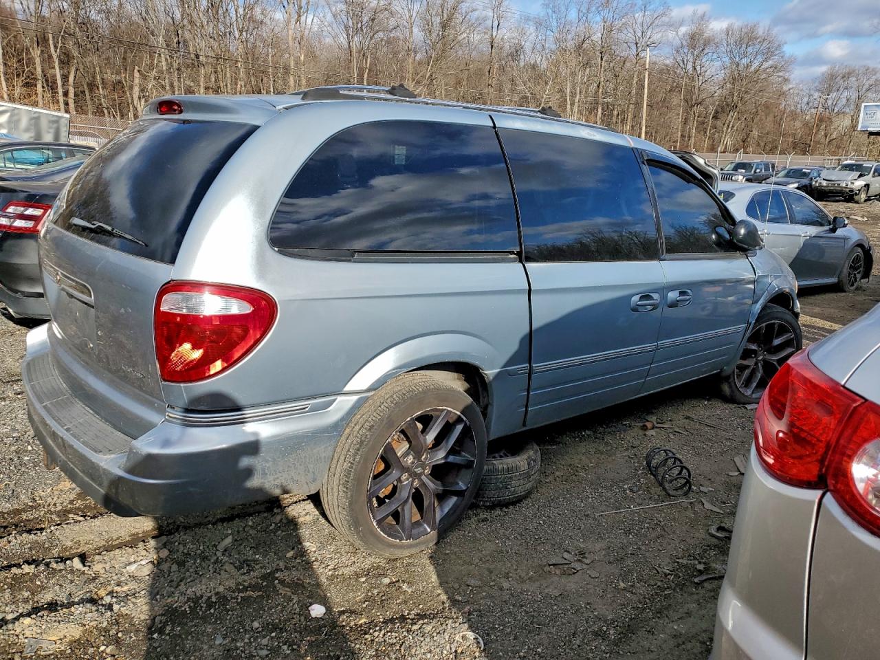 2005 CHRYSLER TOWN & COUNTRY LIMITED photo 3