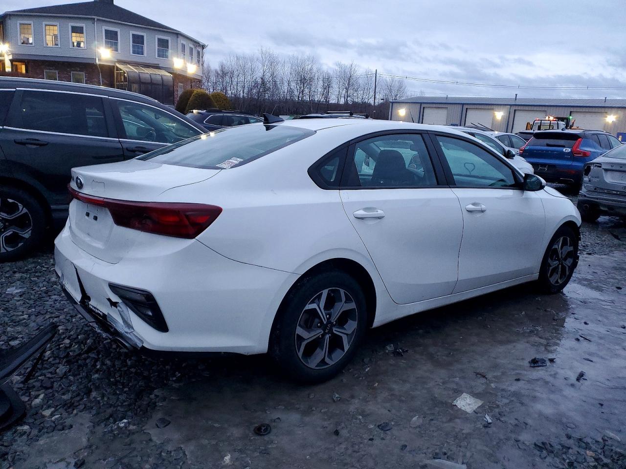2021 KIA FORTE LXS photo 3
