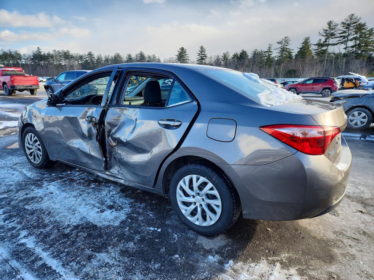2019 TOYOTA COROLLA L photo 2