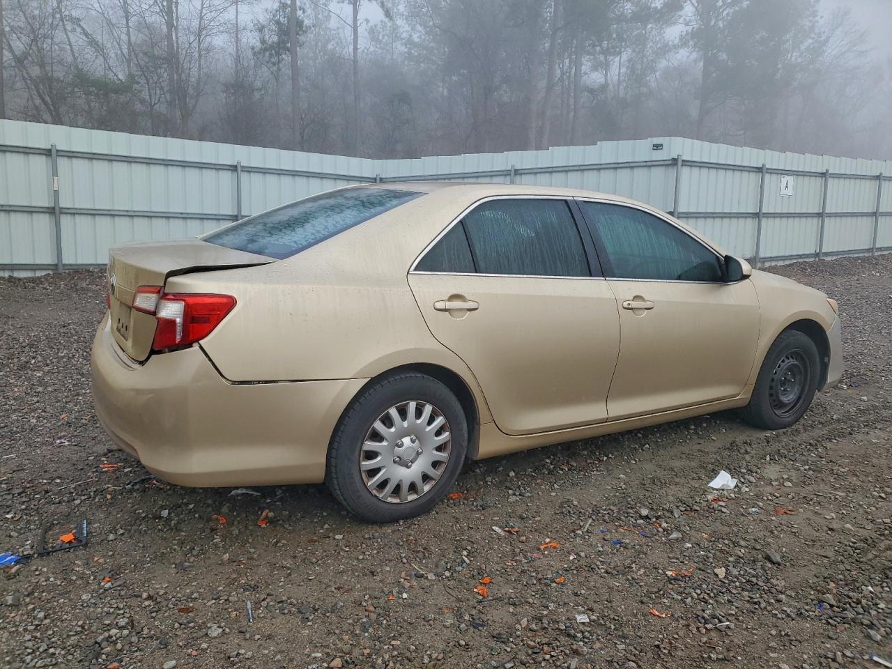 2012 TOYOTA CAMRY BASE photo 3