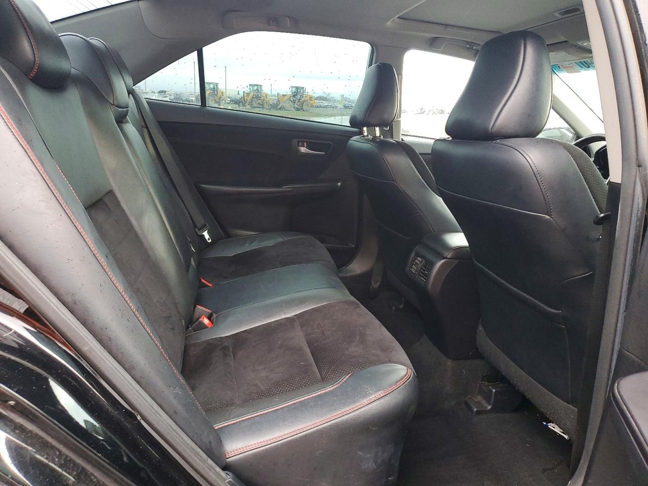 2016 TOYOTA CAMRY LE photo 10