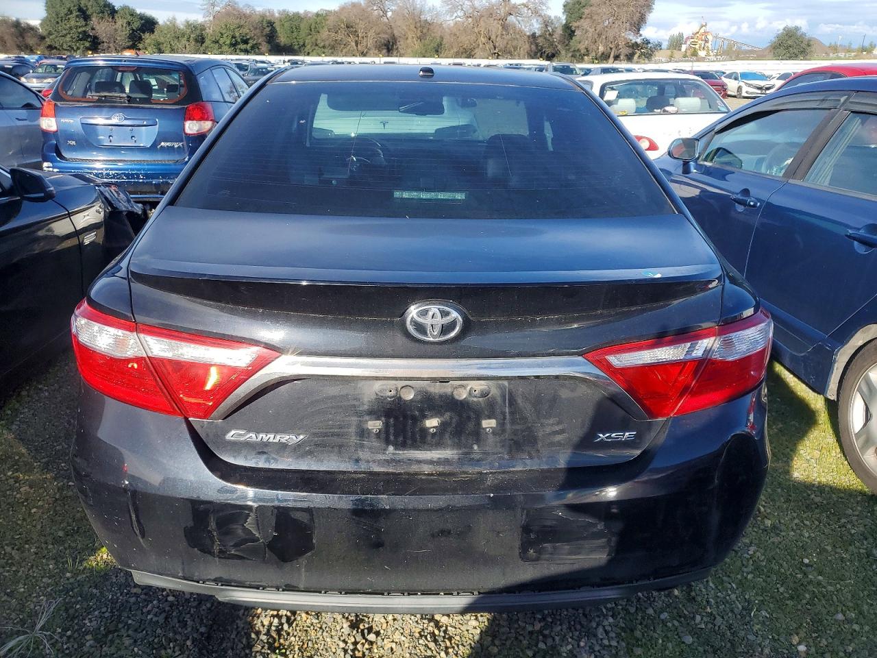 2016 TOYOTA CAMRY LE photo 6