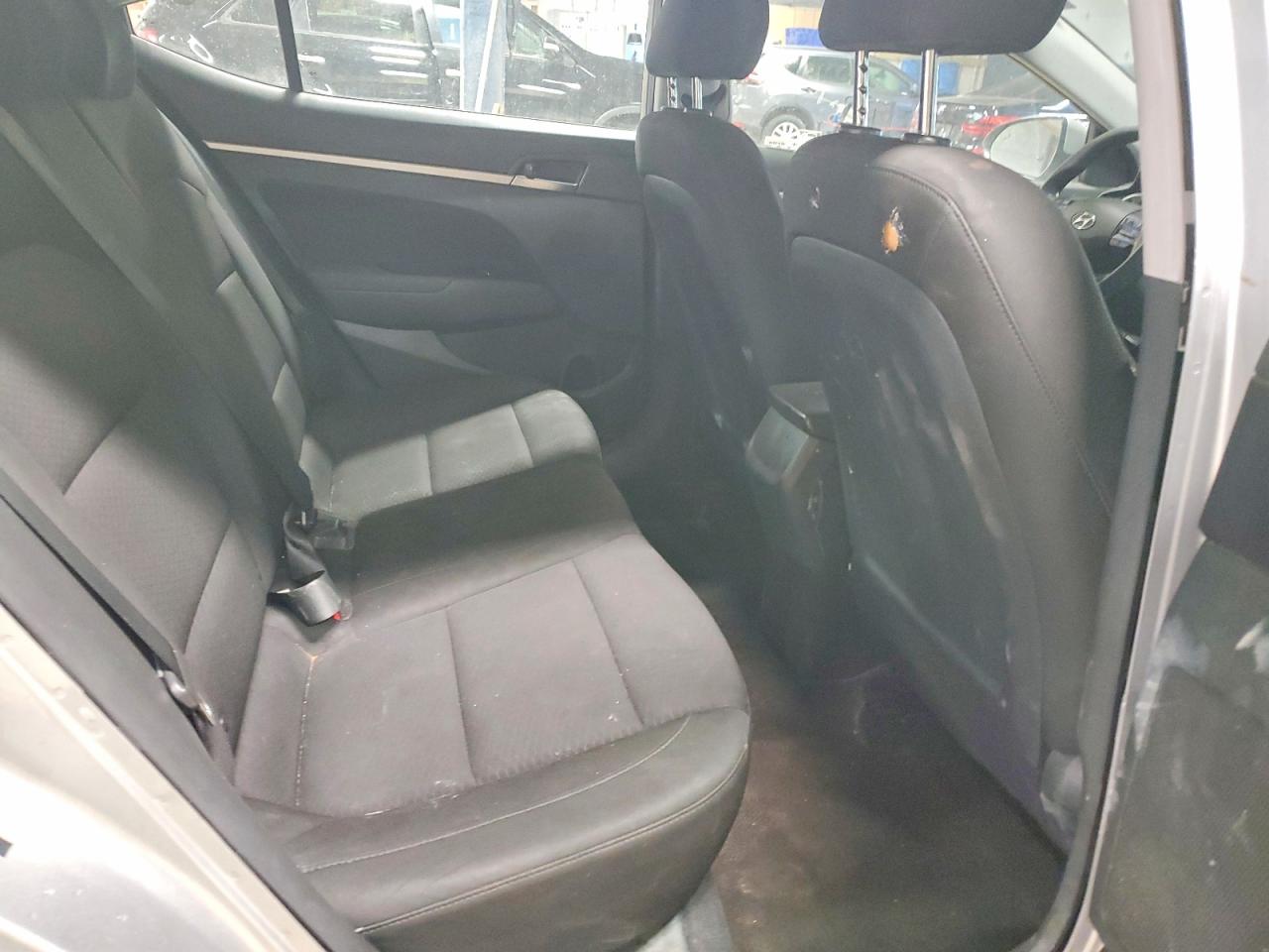 2020 HYUNDAI ELANTRA SEL photo 10
