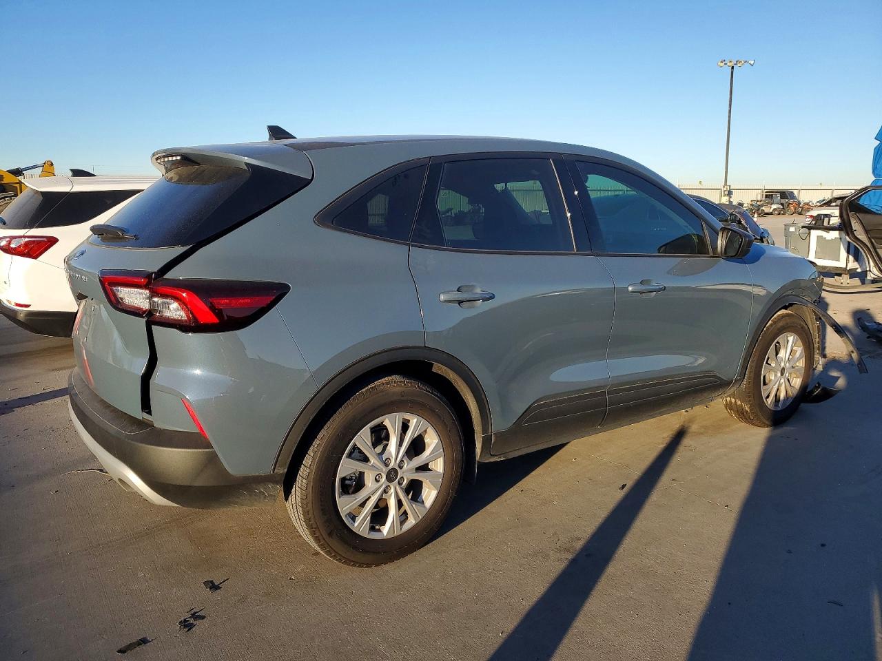 2025 FORD ESCAPE ACTIVE photo 3