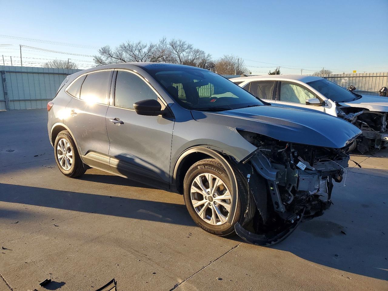2025 FORD ESCAPE ACTIVE photo 4