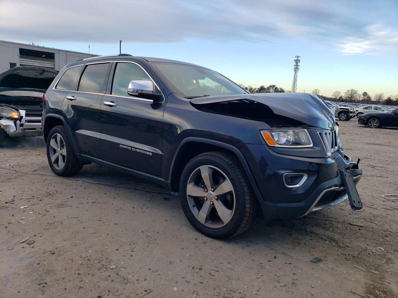 2015 JEEP GRAND CHEROKEE LIMITED photo 4