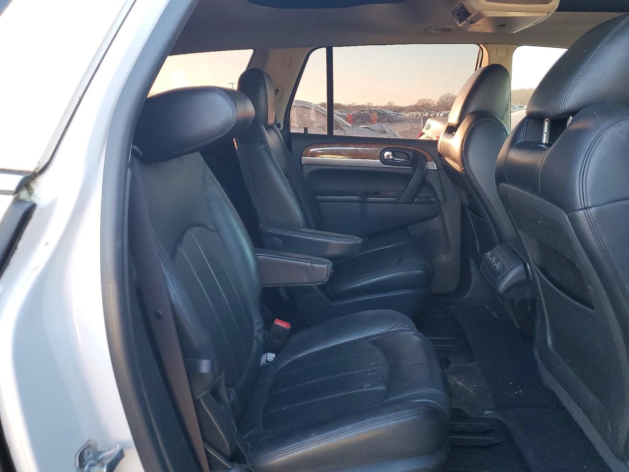 2011 BUICK ENCLAVE CXL photo 31