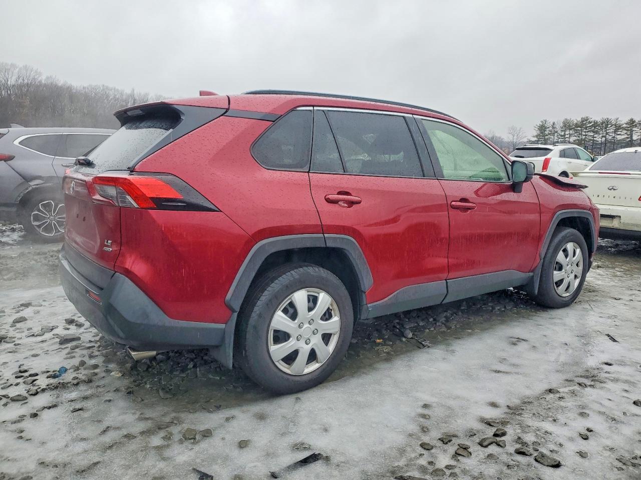 2019 TOYOTA RAV4 LE photo 3